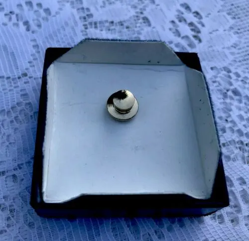 1/10 10k YLW Gold Terry Berry Pin W 2 Genuine Blue Sapphire Stones In Orgl. Box