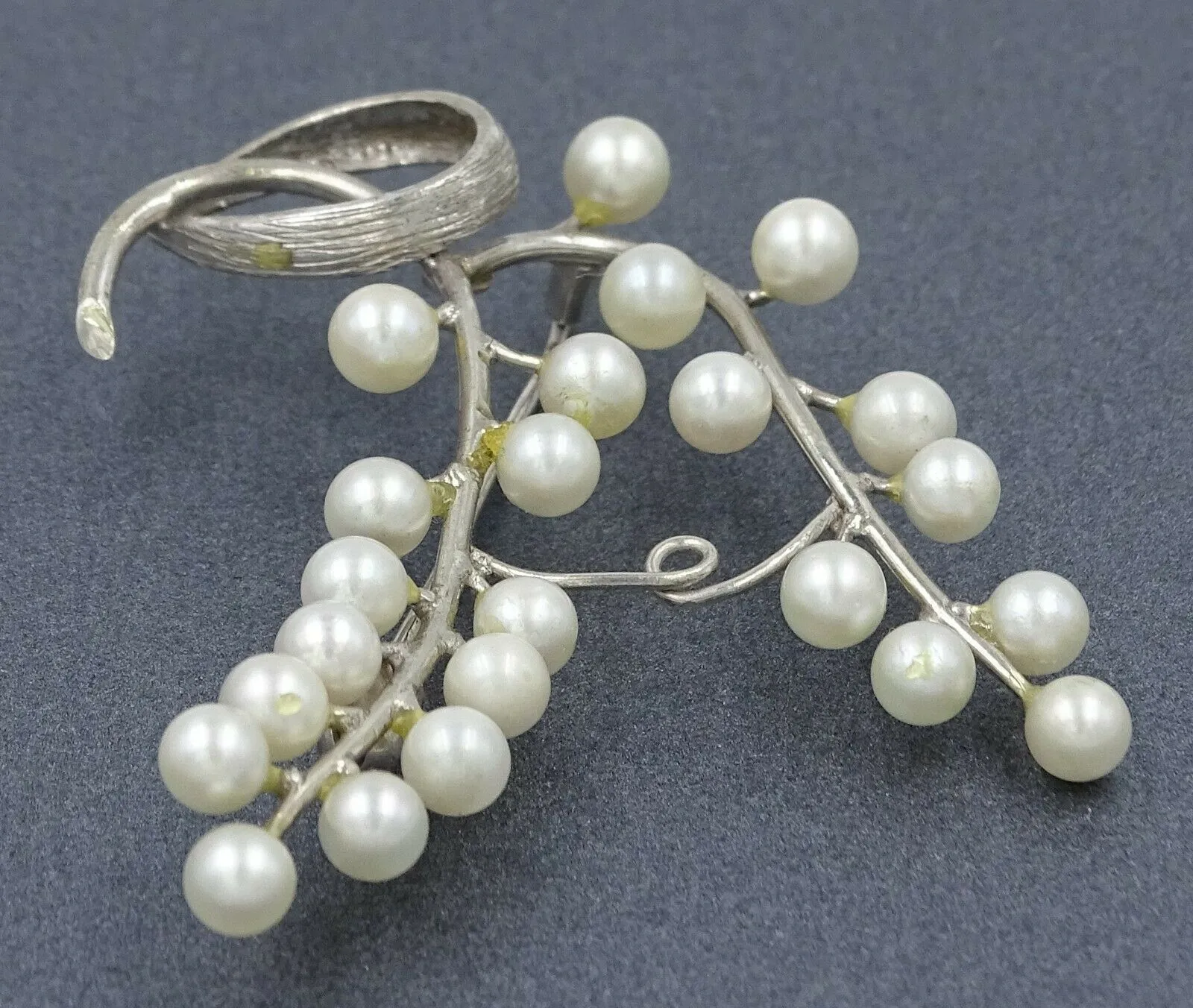 9ct White Gold Pearl Brooch