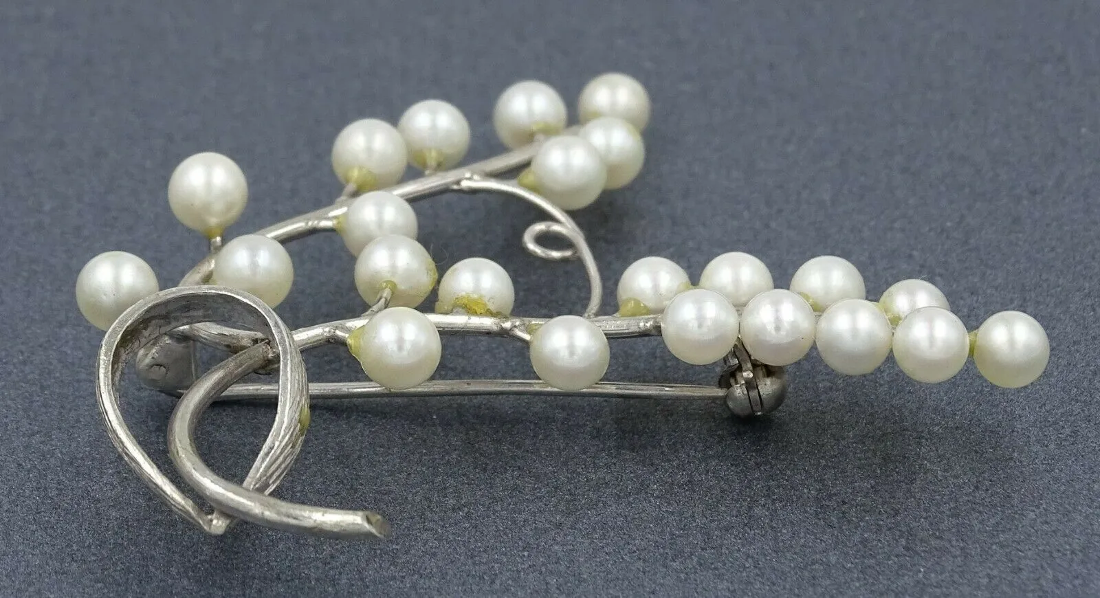 9ct White Gold Pearl Brooch