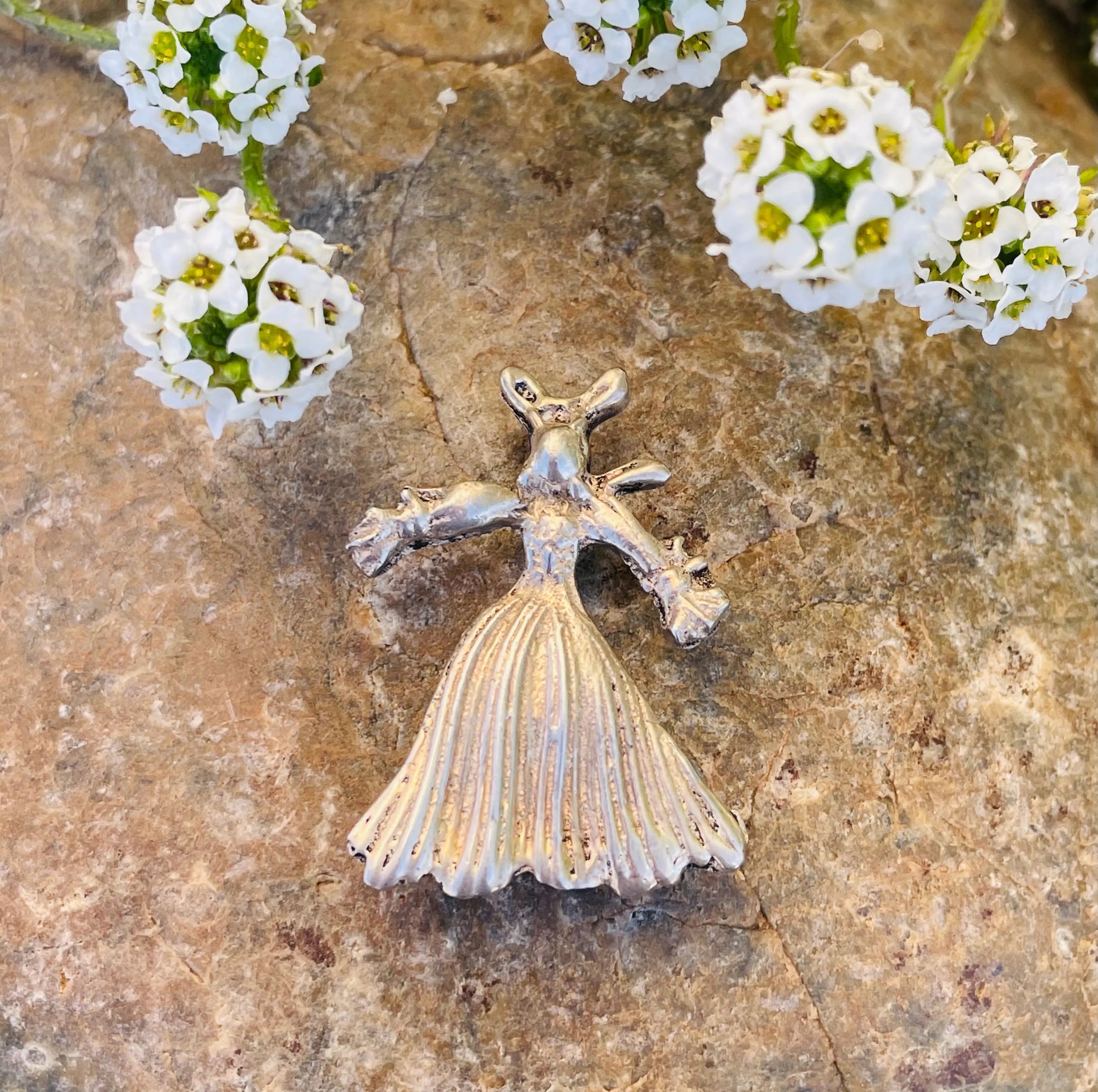 Antique Sterling Silver Man & Woman Dancing Cultural Brooch Pin 13.55g Set of 2