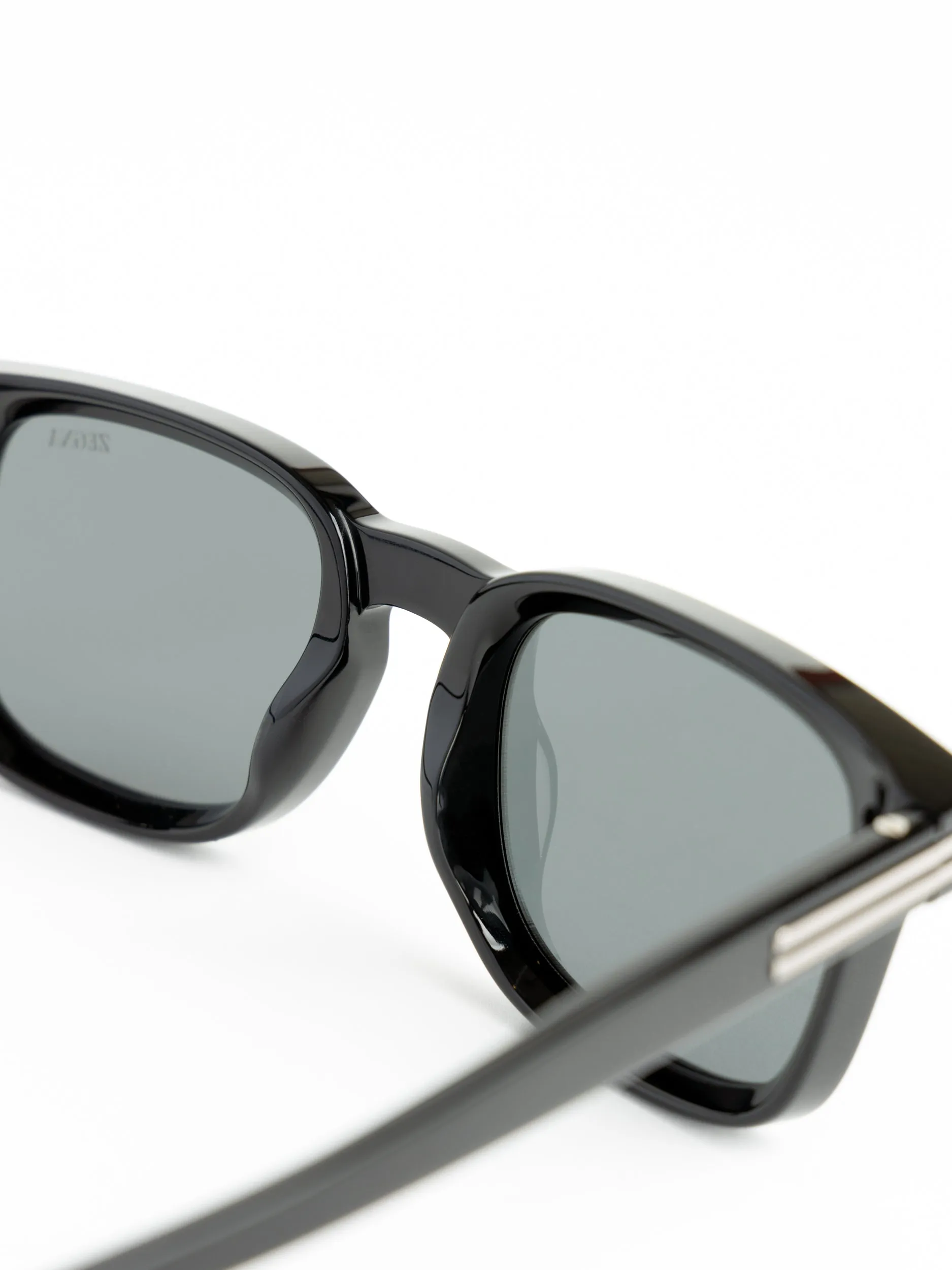 Black Squared Pantographed Plastic Sunglasses