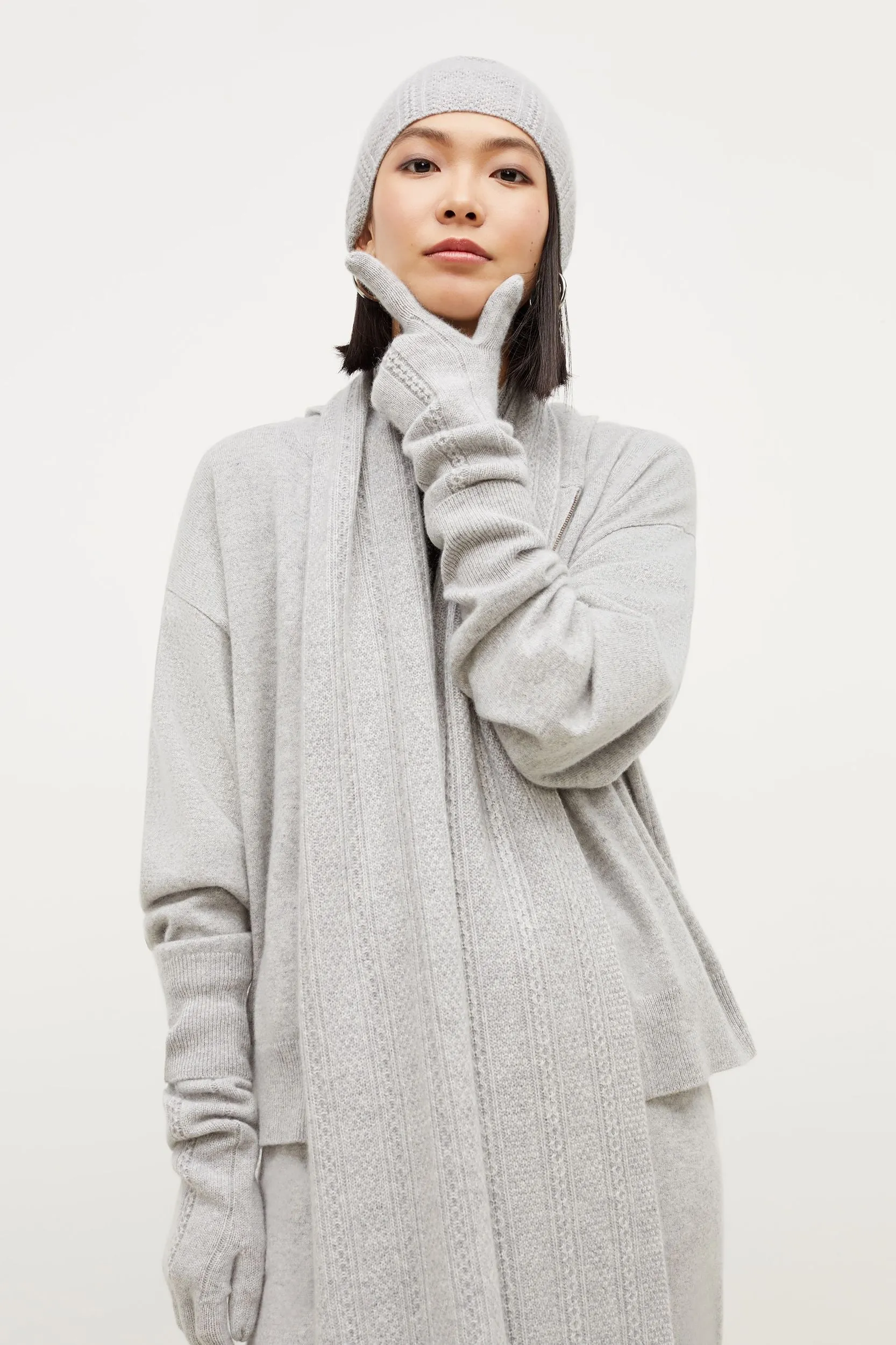 Circle Cable Scarf - Cashmere :: Heather Gray