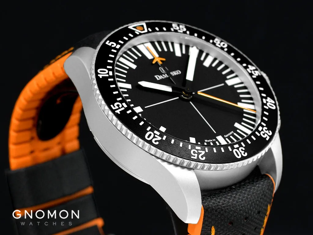 DC80 Orange - Central Minutes Chrono