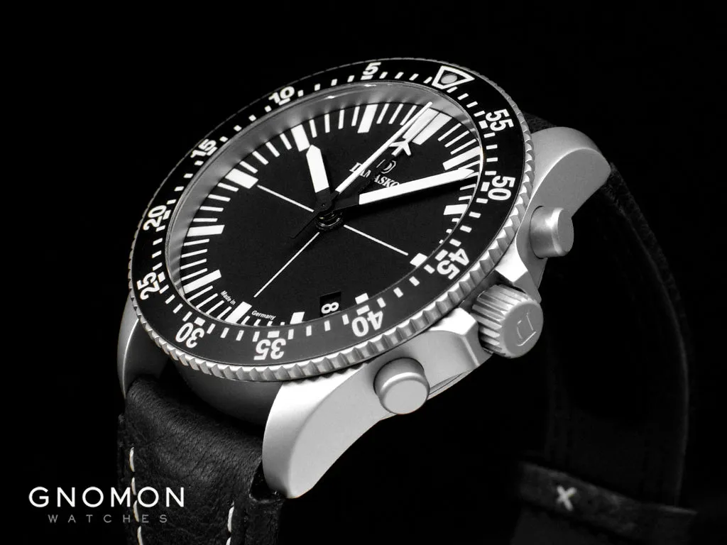 DC82 - Central Minutes Chrono