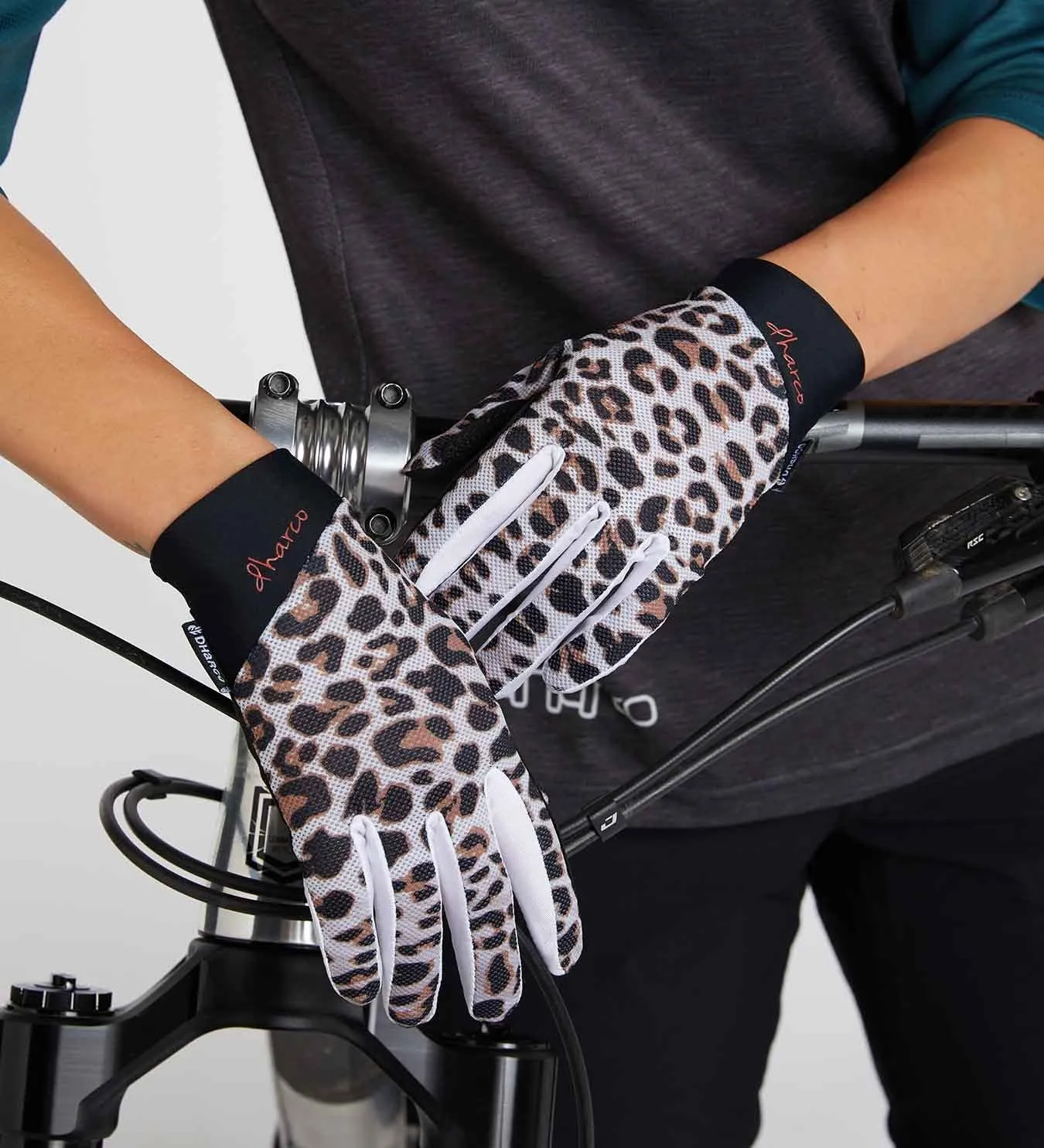 Dharco Womens Gloves Leopard