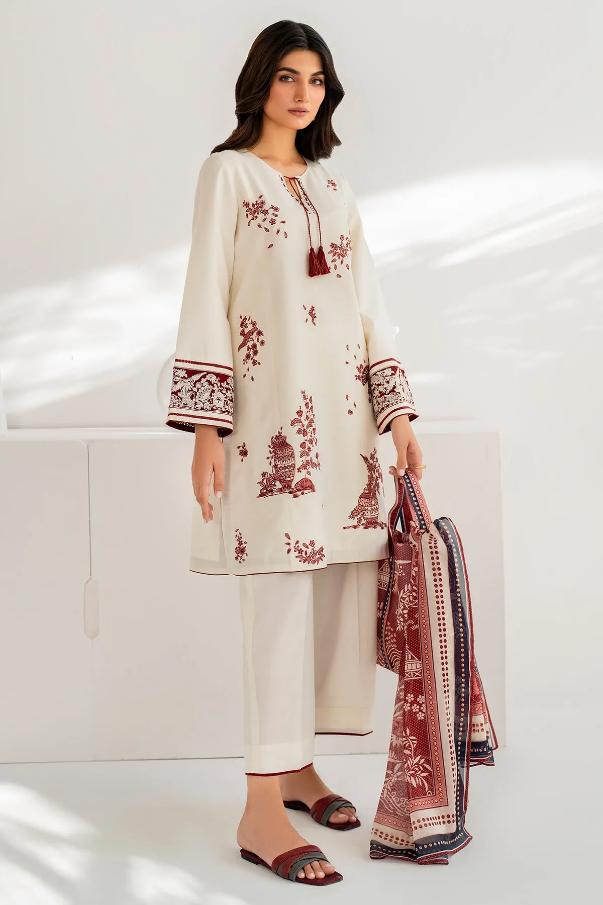 EMBROIDERED DOBBY LAWN USE - 9074