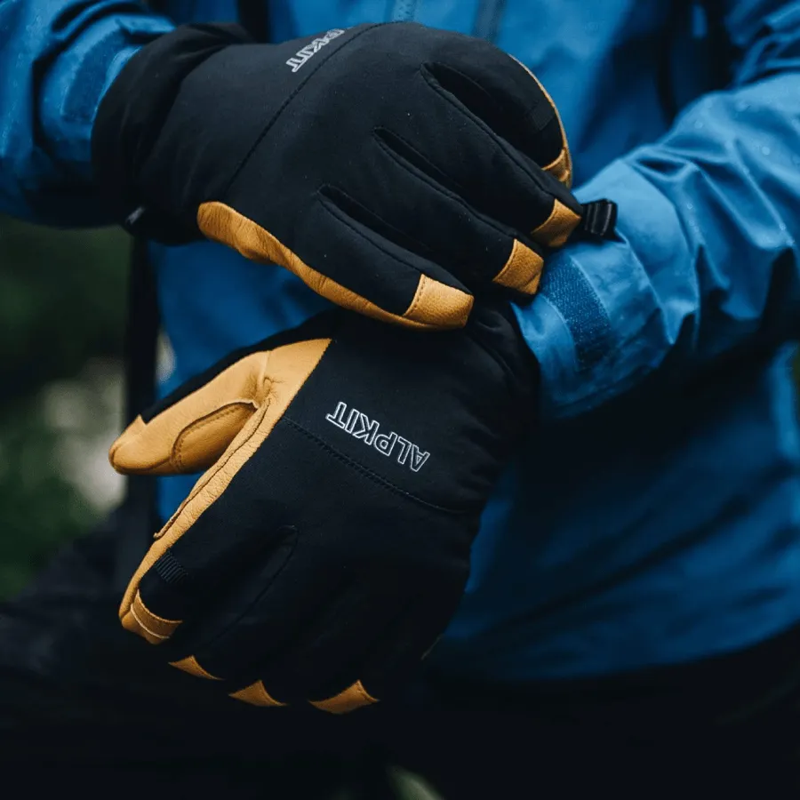 Gabbro Glove