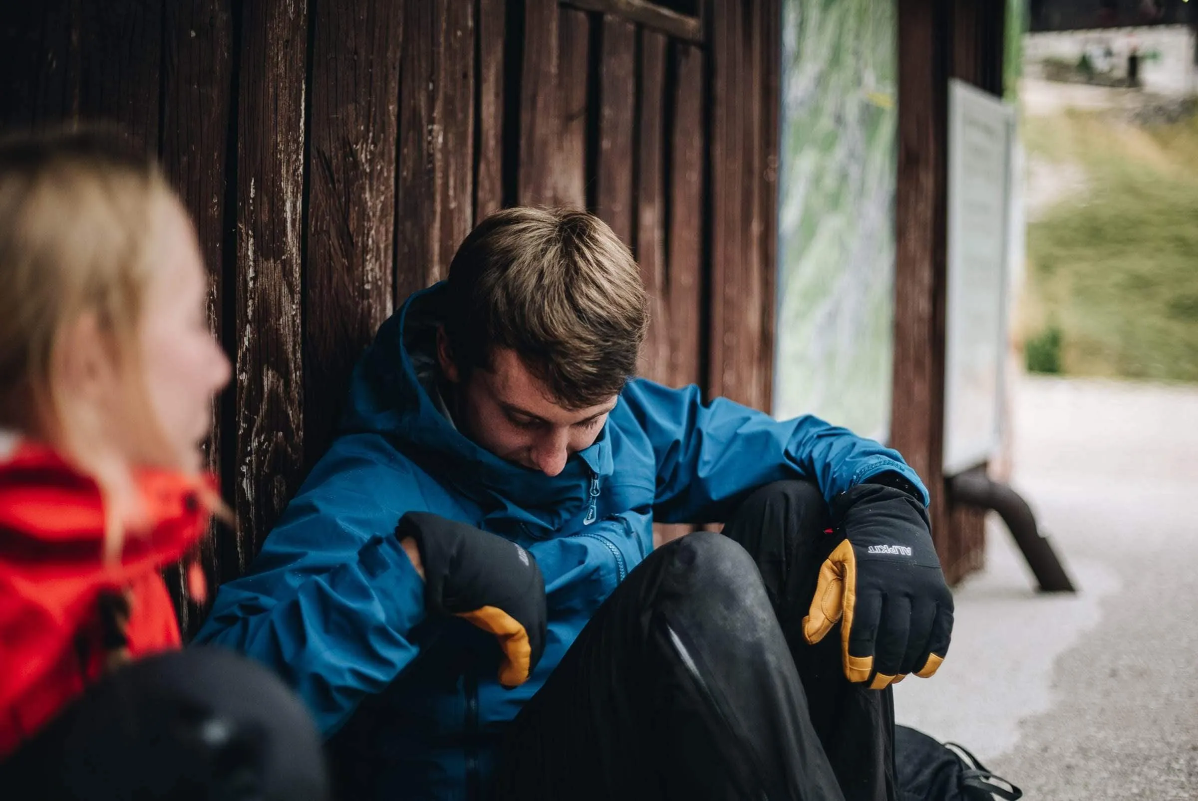 Gabbro Glove