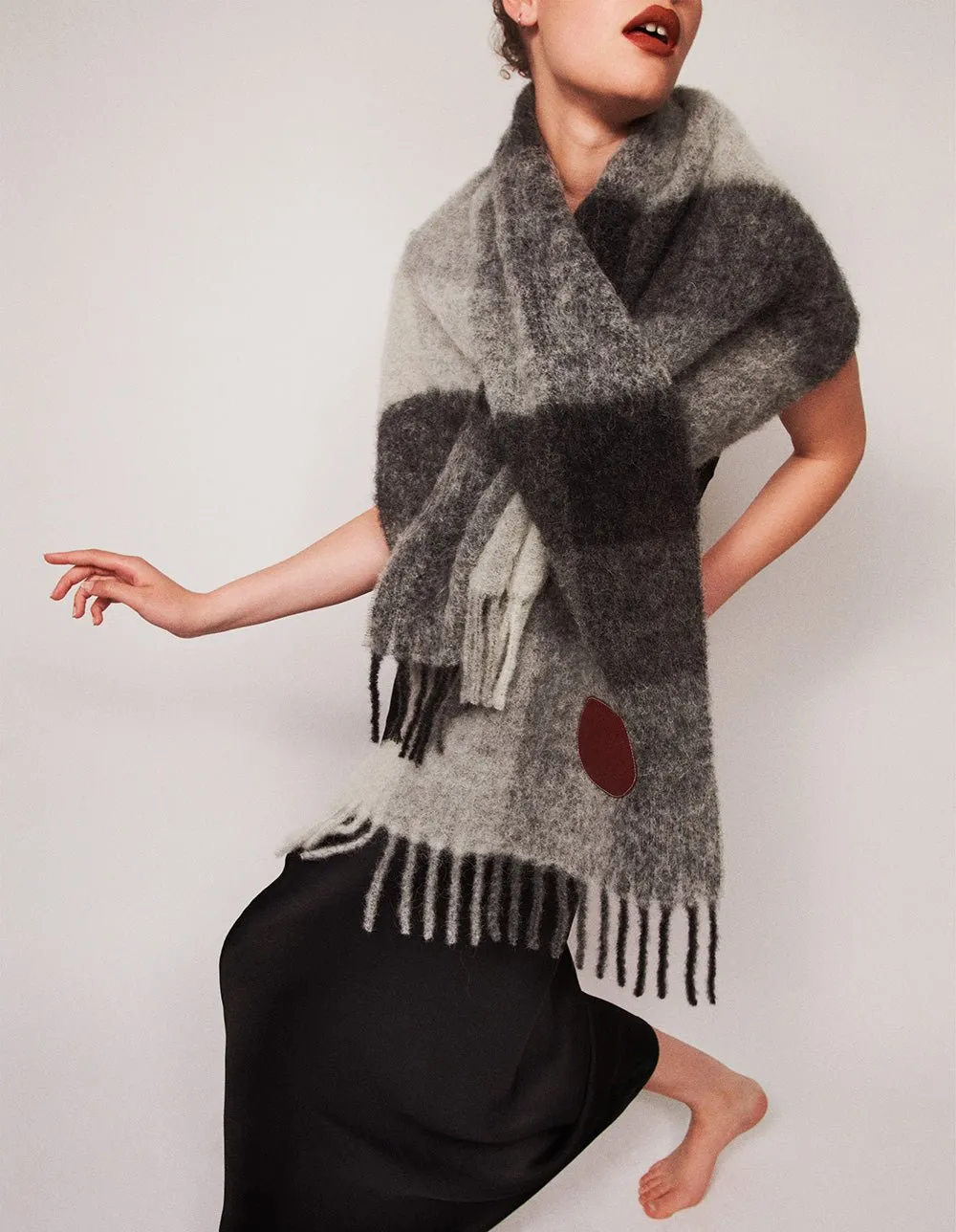 Pull Through Scarf Gray Check - 25% off