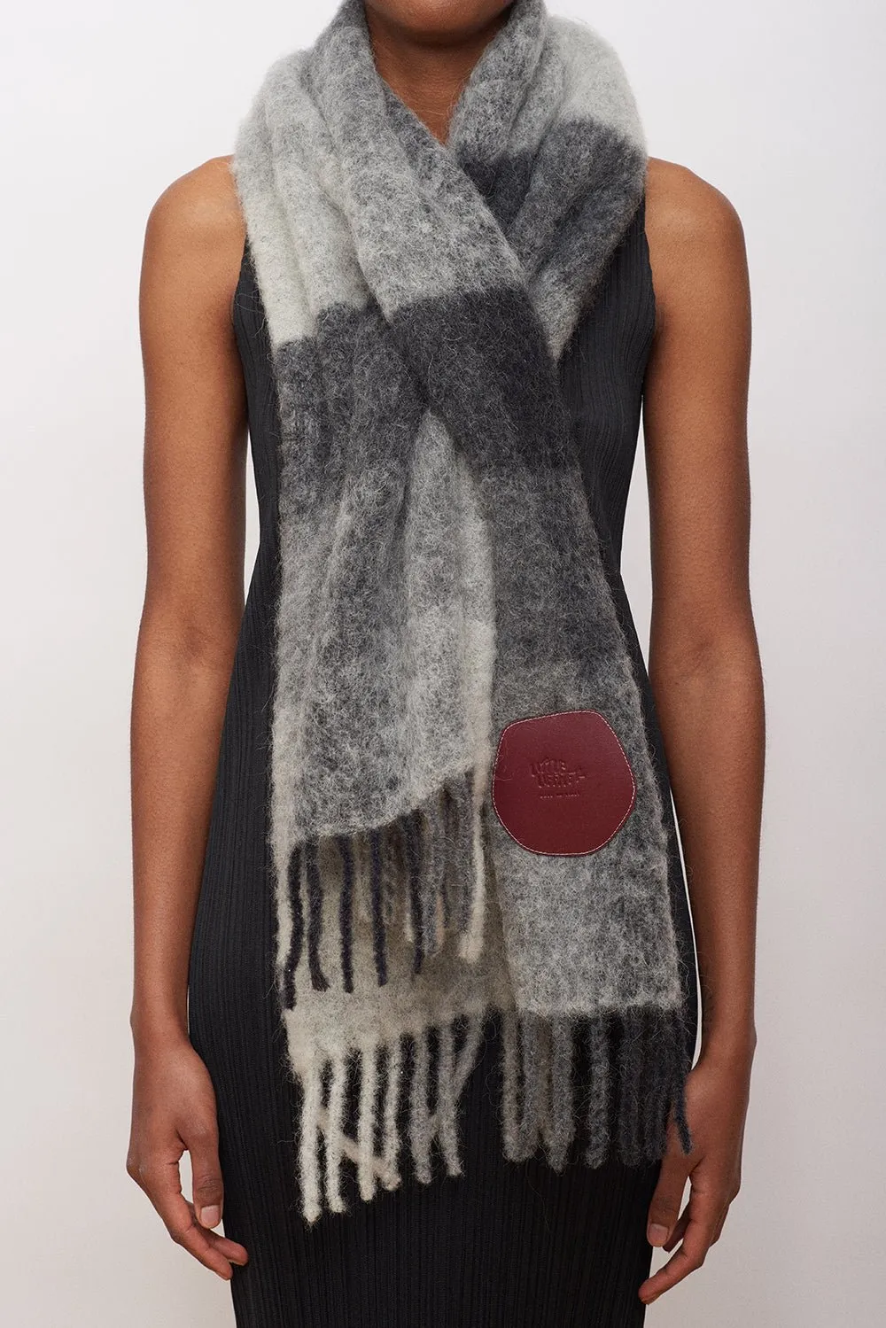 Pull Through Scarf Gray Check - 25% off