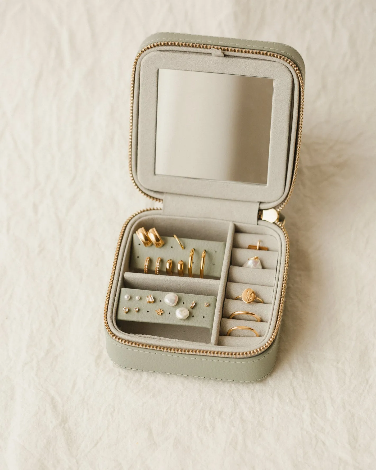 Signature Jewelry Case