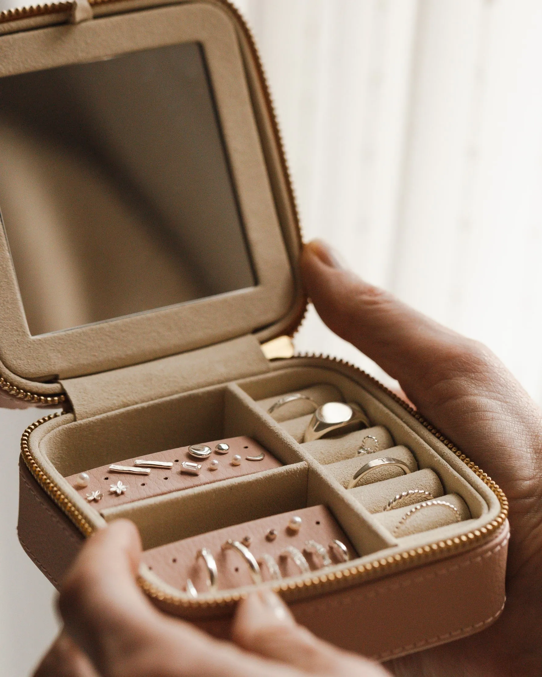 Signature Jewelry Case