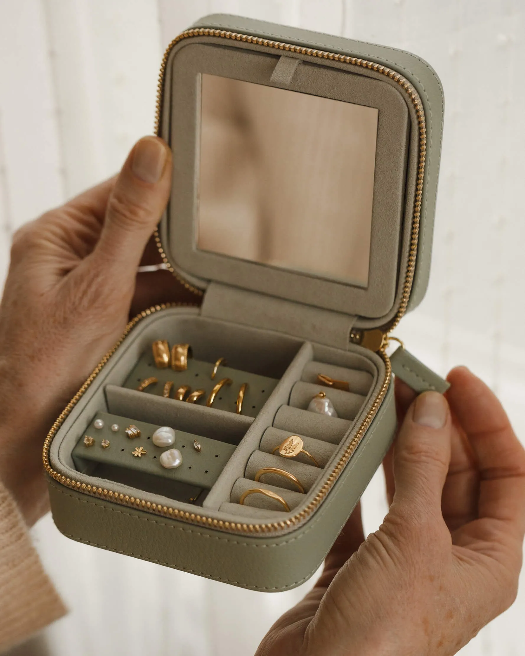 Signature Jewelry Case